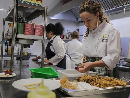 Imagen Diez restaurantes de la provincia contarán con un Menú Km.0 elaborado con Alimentos de Segovia, tras resultar beneficiarios de una...